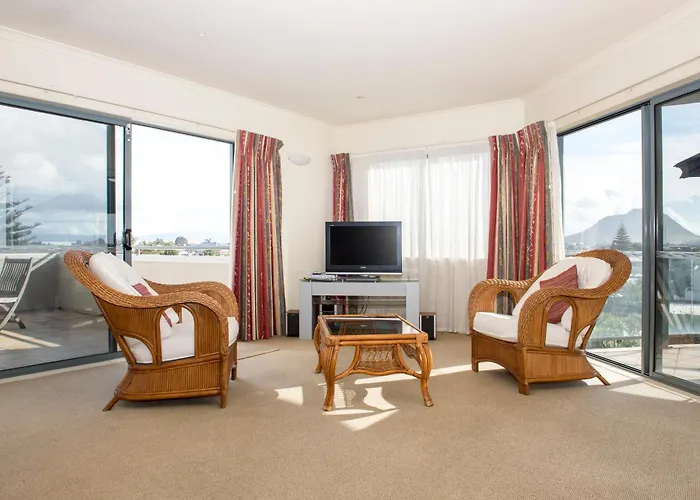 The Reef Beachfront Apartments