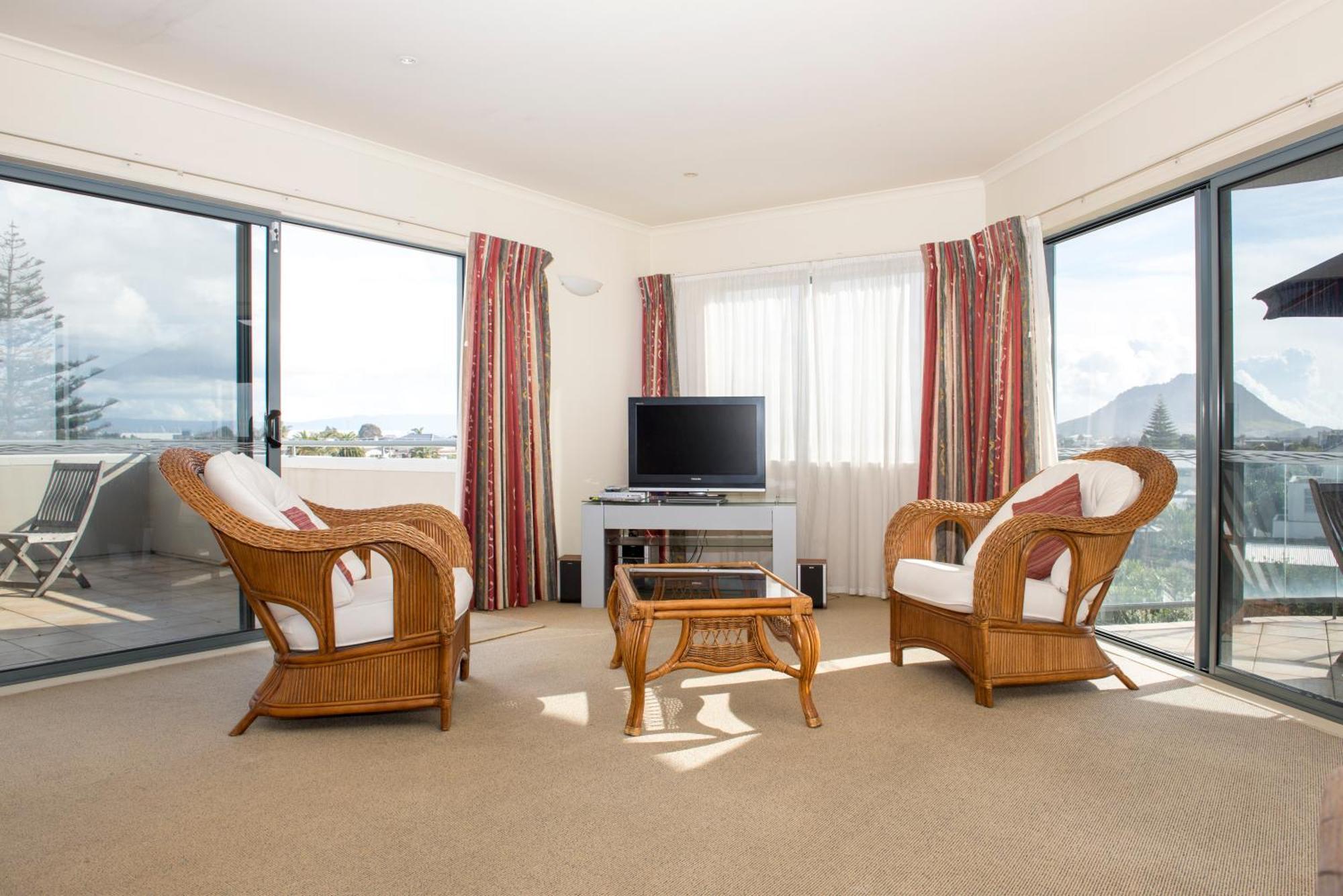 The Reef Beachfront 5*