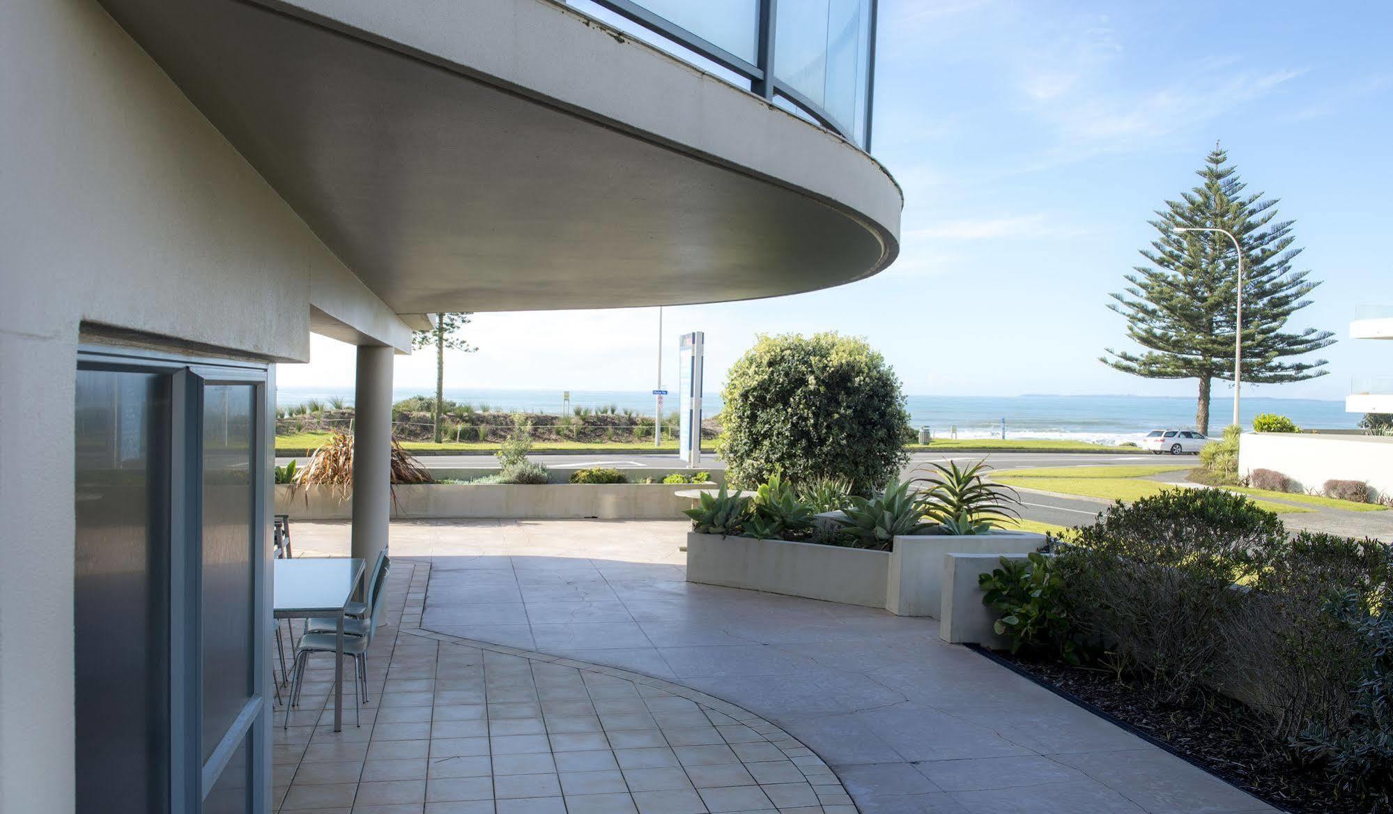 The Reef Beachfront Aparthotel 5*